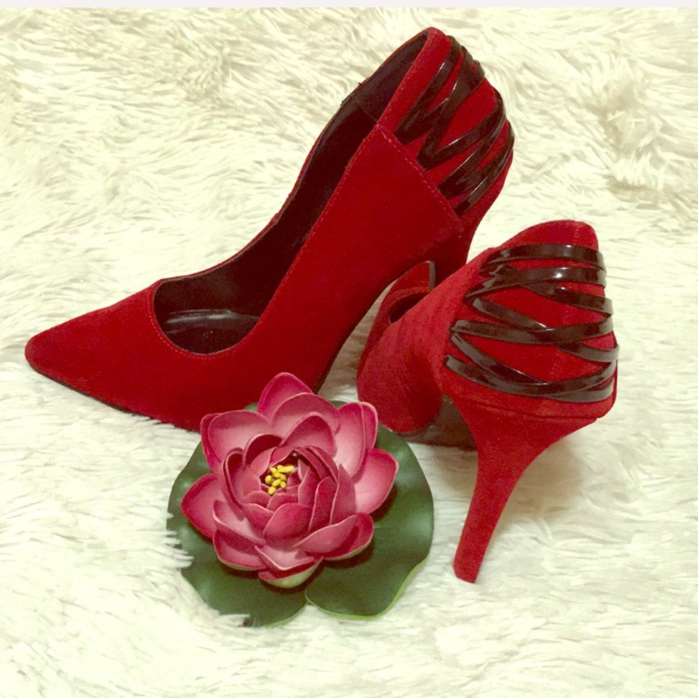 Red Qupid Velvet fabric pumps 👠